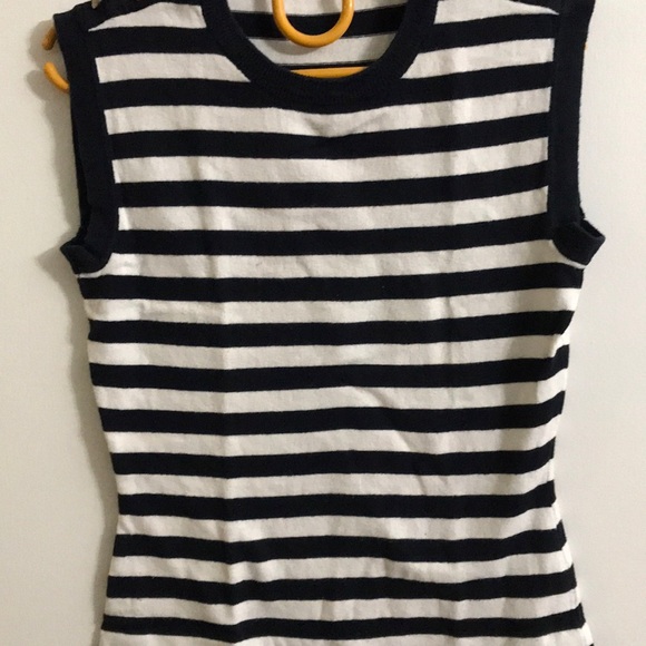 3 items, Women clothes and it’s still good condition and men socks from Japan - Picture 3 of 7